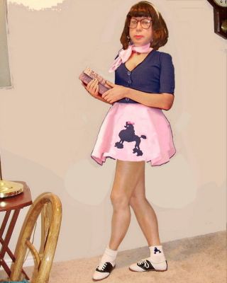 little miss poodle skirt
Keywords: stockings bra cd cotton crossdresser cute effeminate feminine girlie girly heels legs miniskirt knickers panties underwear undies upskirt pretty transvestite